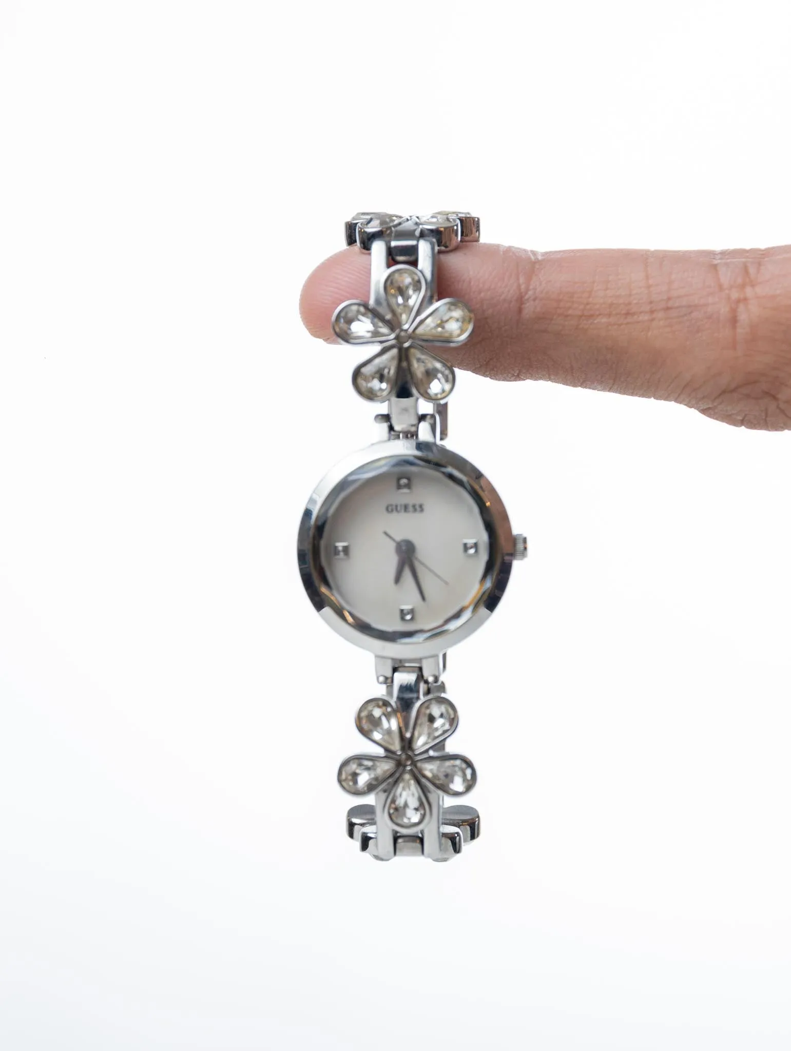 GUESS SILVER WRIST WATCH