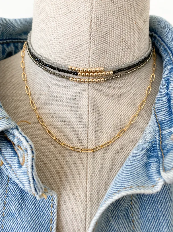 MEG CHOKER IN BLACK SPINEL